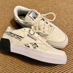 NWOT Reebok White Black and Zebra Sneakers SIze 6